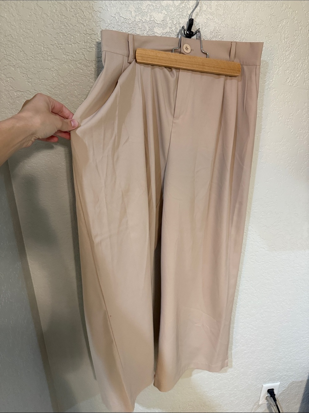 Amazon Wide-Leg High-Rise Pants in Light Beige